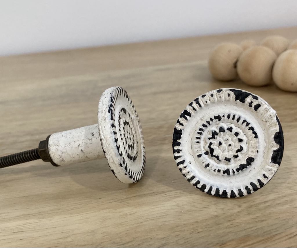 Antique White Wheel Metal Knob