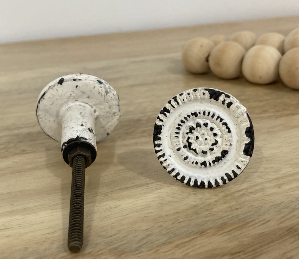 Antique White Wheel Metal Knob