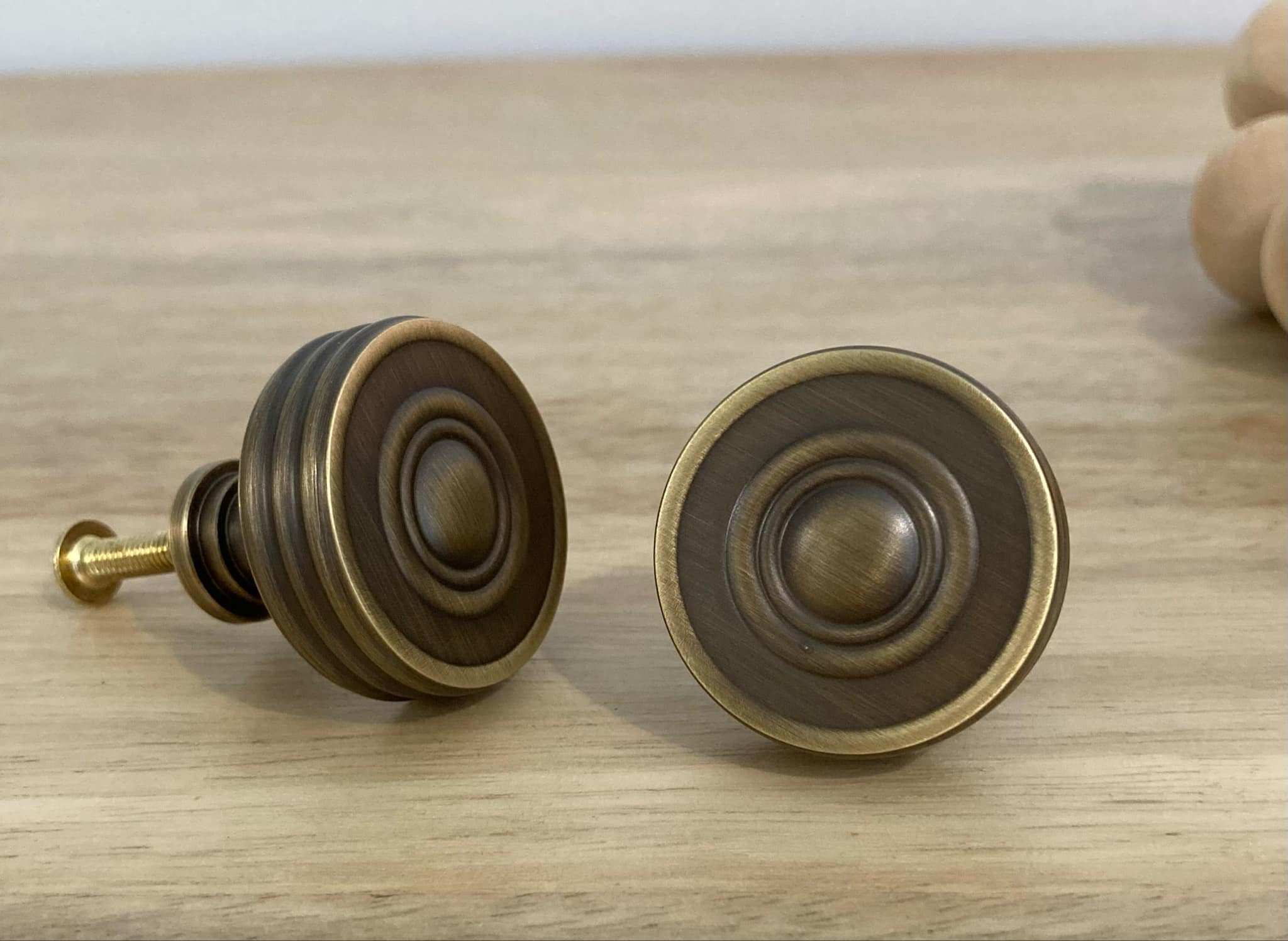 Stella Bronze Solid Brass Knob