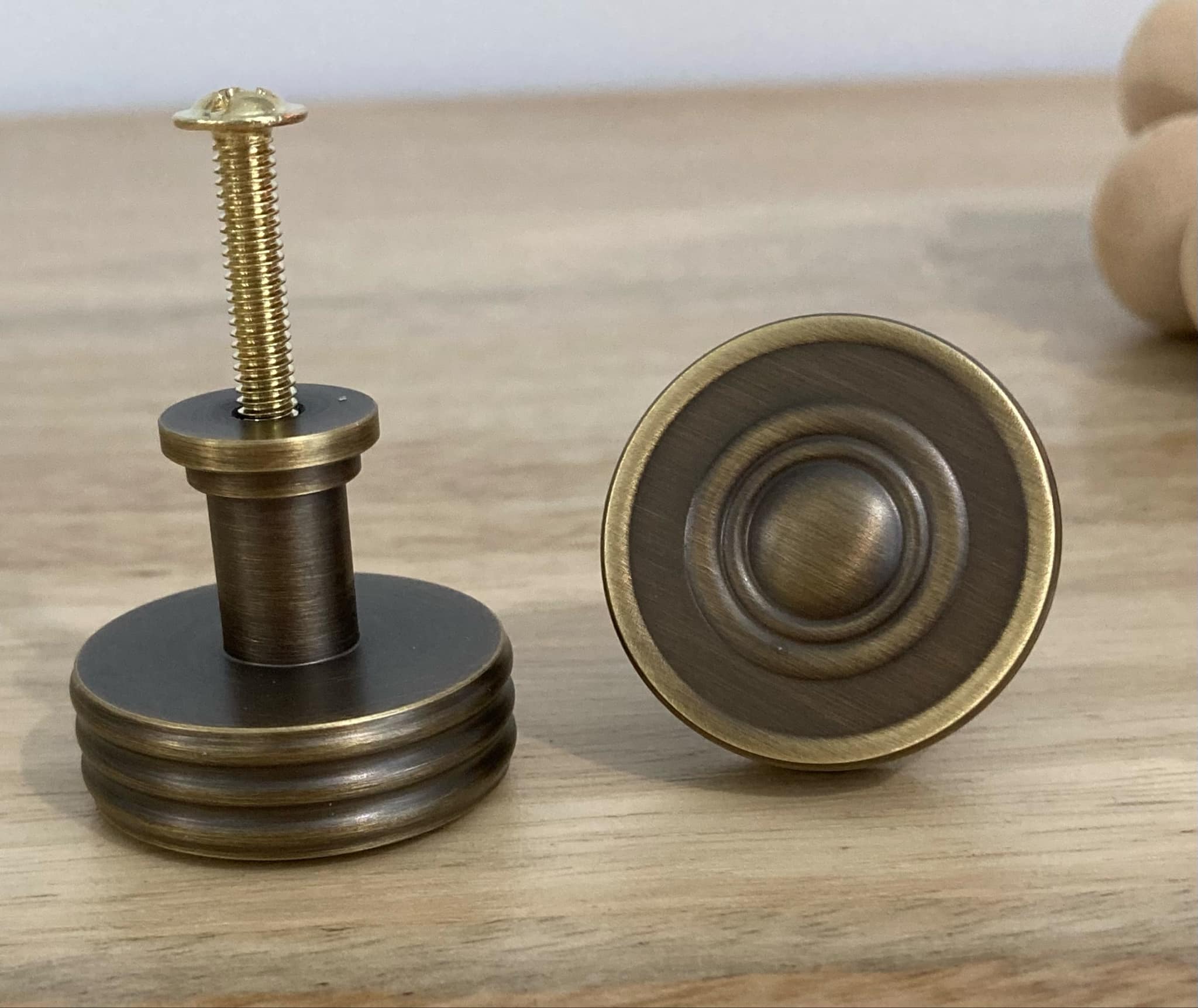 Stella Bronze Solid Brass Knob
