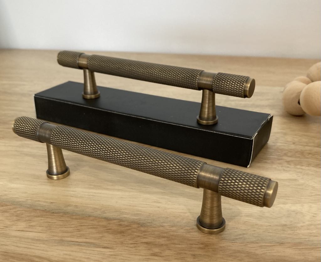 Cora Knurled Solid Brass Handle