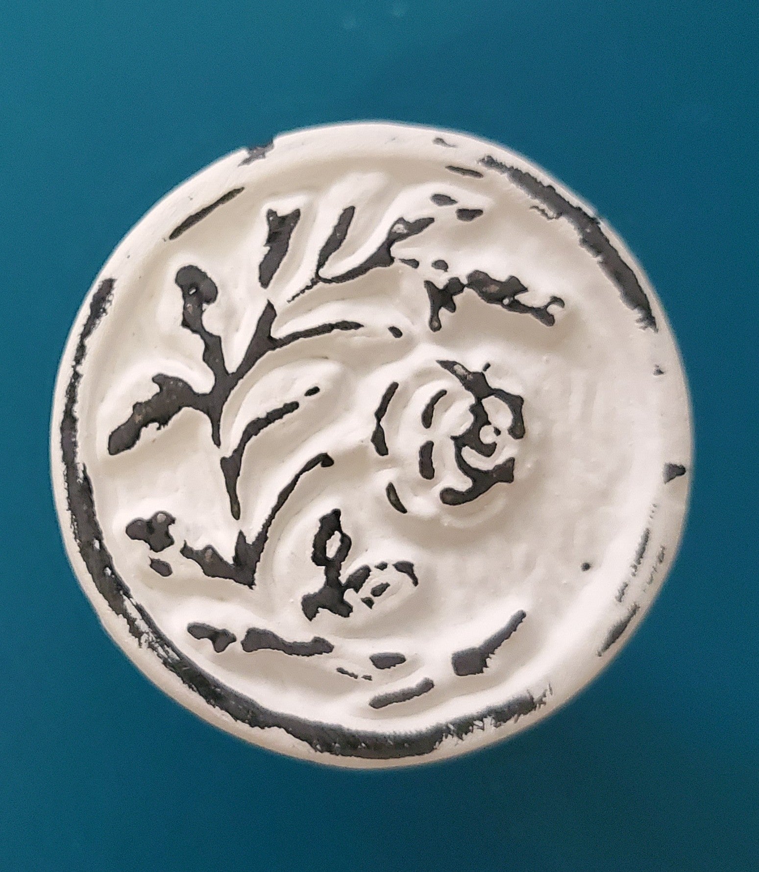 Cast Iron Antique White Metal Knob - Hip N Humble