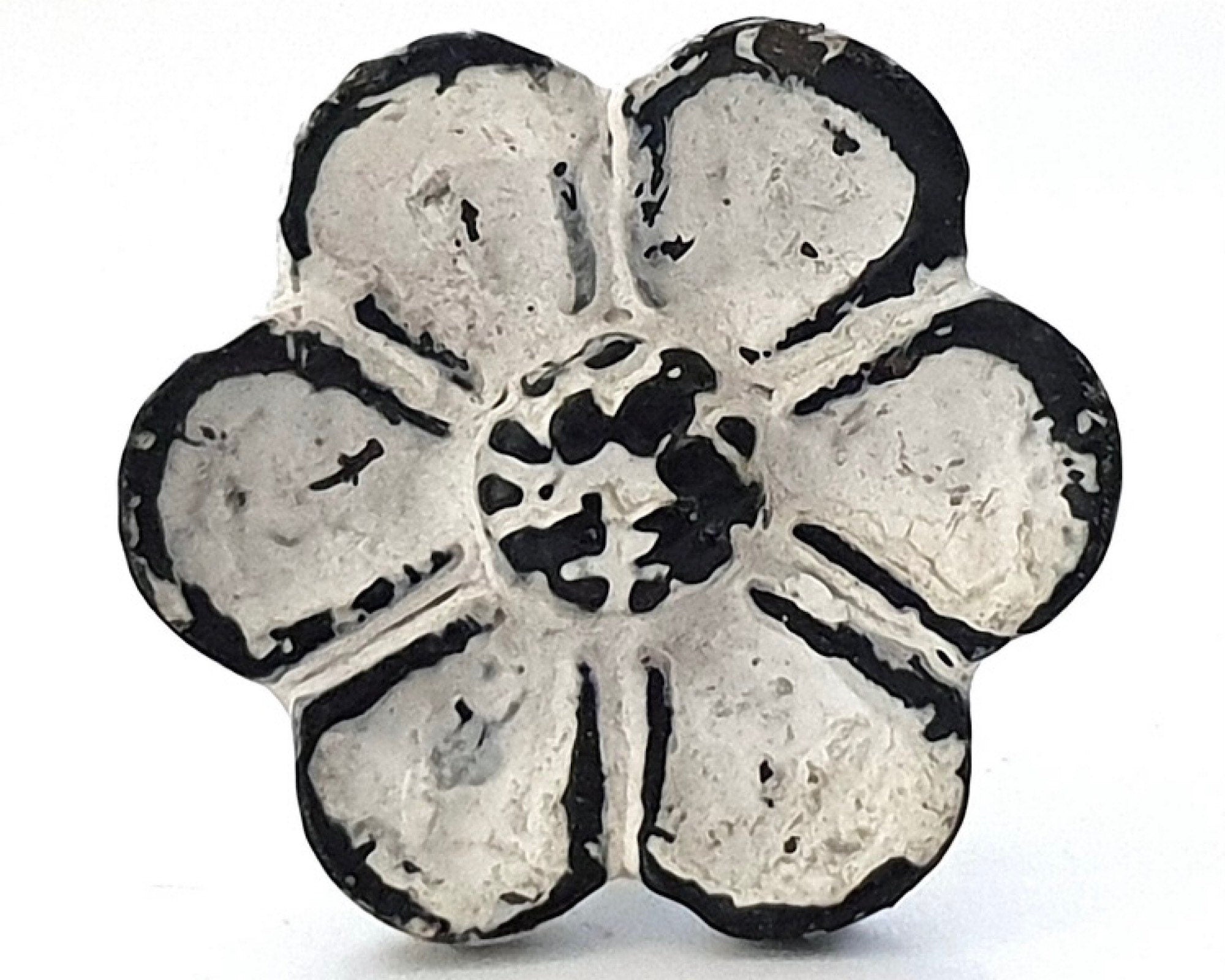 White Metal Petal Flower Knob - Hip N Humble