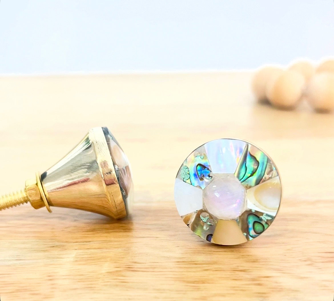 Baby Pearl Rustic Shell Knob