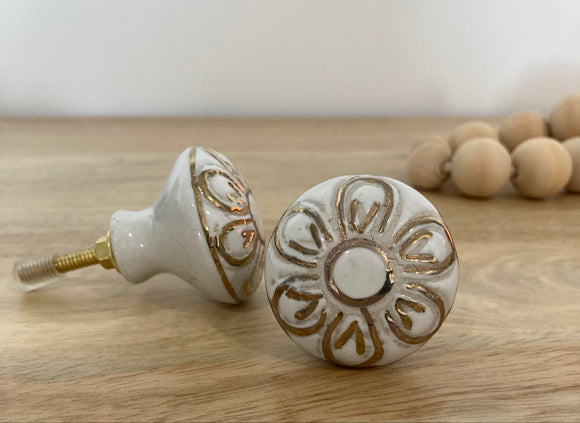 Simplicity White and Gold Ceramic Knob