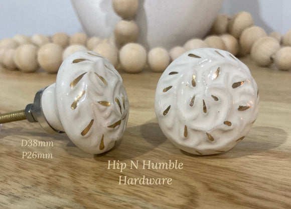 Cream and Gold Ceramic Knob - Hip N Humble