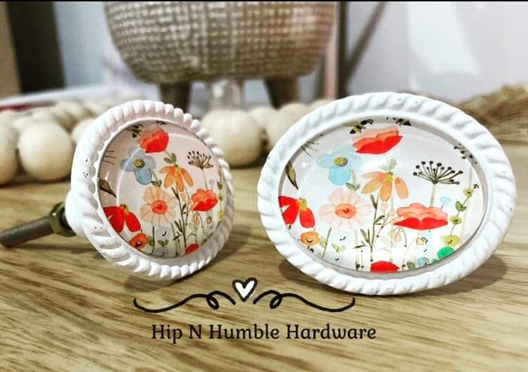 Flowers in the Field Glass & Metal Knob (Oval Shape) - Hip N Humble